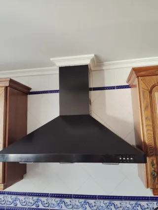 Campana extractora de cocina negra