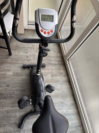 Bicicleta Estática Ajustable