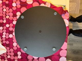 Tavolino Kave Home legno e metallo