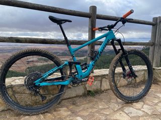 Specialized Enduro Comp S4 2022 mejorada