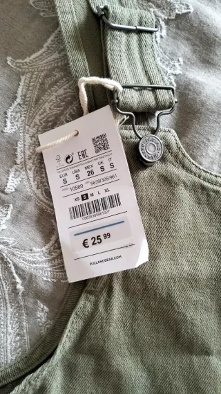 Pichi Pull and Bear verde oliva