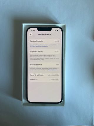 iPhone 16e + 2 fundas