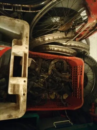 Restos Kawasaki GPZ 400