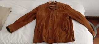 Cazadora de piel marrón