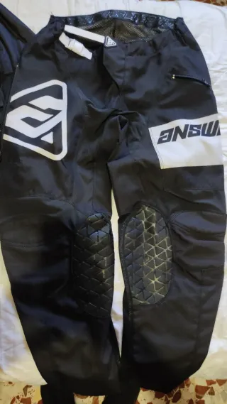 Equipación enduro Answer