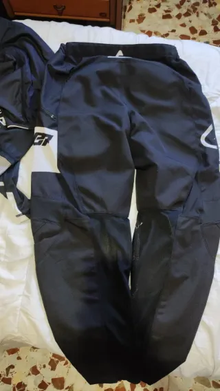 Equipación enduro Answer