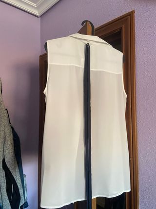 Blusa blanca sin mangas talla L