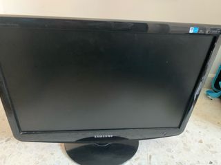 Ordenador Acer Negro y pantalla samsung