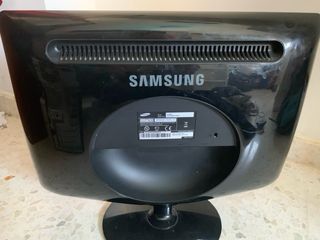 Ordenador Acer Negro y pantalla samsung