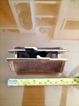 Monedero vintage marrón y dorado