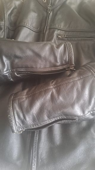 Chaqueta de piel para moto casi nueva