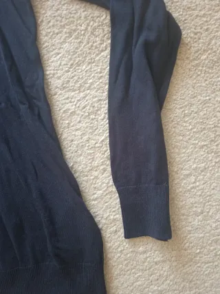 Jersey cuello alto azul marino. Sin estrenar