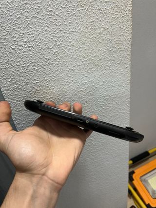 Consola PS Vita + 7 juegos+2 tarjetas de memoria