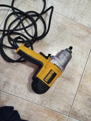Llave de impacto Dewalt