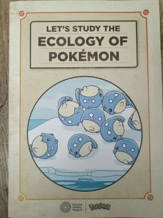 Carta Pokémon Pikachu en el museo