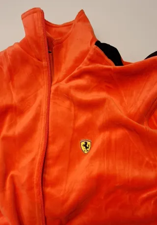 Tuta Ferrari ciniglia rossa e nera