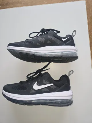 Scarpe Nike Air Max Genome Nere e Bianche