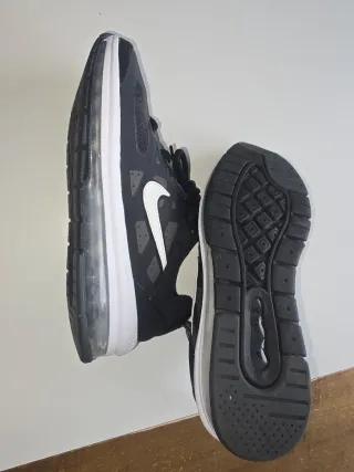 Scarpe Nike Air Max Genome Nere e Bianche