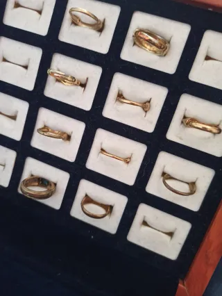 10 Anillos Vintage Dorados con Piedras Azules *"