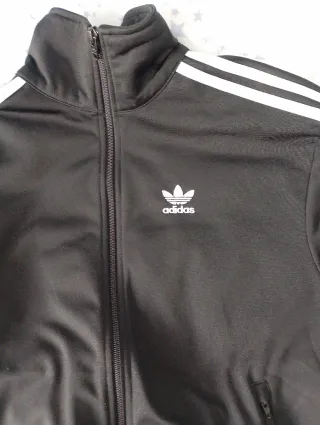 Chaqueta Adidas Negra con Rayas Blancas