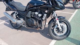 Yamaha Fazer 600 Negra