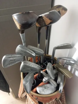Bolsa y palos de golf vintage