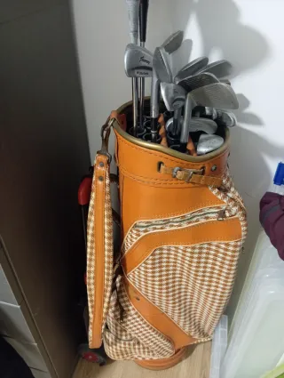 Bolsa y palos de golf vintage