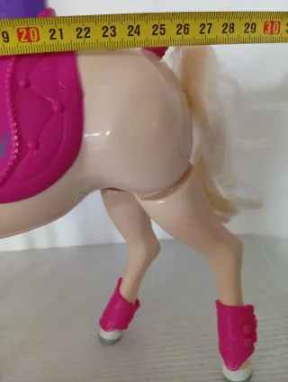 Barbie con cavallo rosa