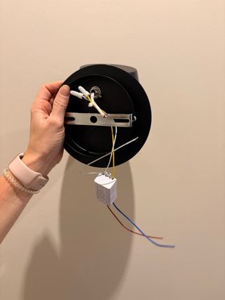 Aplique negro oscilobatiente. Disponibles 2