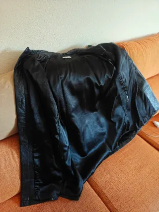 Abrigo largo de piel negro Talla 46