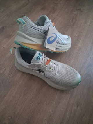 Zapatillas Asics Trabuco Max 3 Beige/Verde