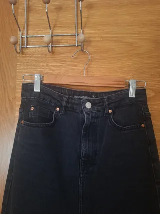 Falda midi vaquera negra Stradivarius Talla XS