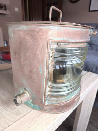 Antiguo Farol náutico de popa Fresnel