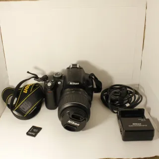 Fotocamera Reflex Nikon D5000 con obiettivo 18-55