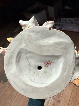 Figura porcelana mujer Turn-Teplitz-Bohemia