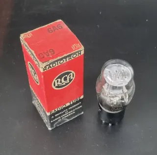 Radio Antigua valvula 6A6