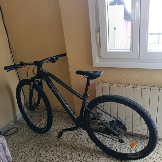 Bicicleta MTB Rockrider Nera