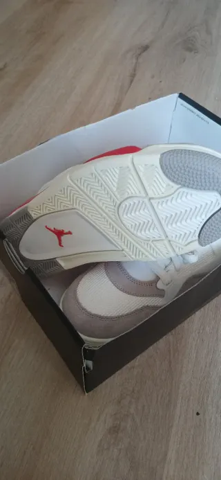 Zapatillas 4 RM deportivas rojas y blancas