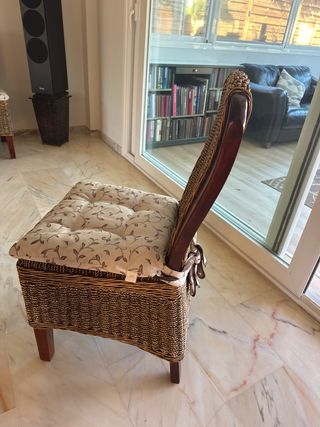 Sedie in rattan marrone e beige