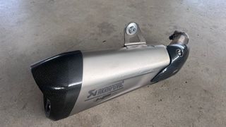 Silenciador Akrapovic HP