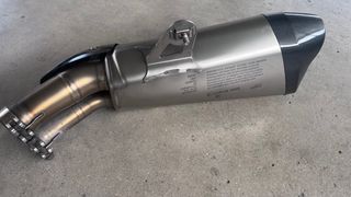 Silenciador Akrapovic HP