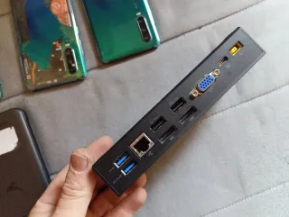 4 cellulari Huawei P30 + Dock Lenovo