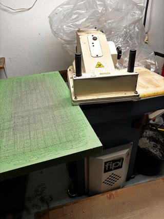 Máquina troqueladora 220V