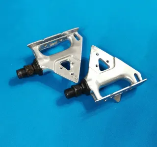 Shimano RX100 Conjunto de bielas, platos y pedales