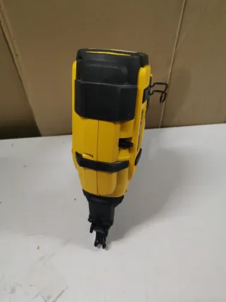 Clavadora Dewalt 18v de 1.6 mm