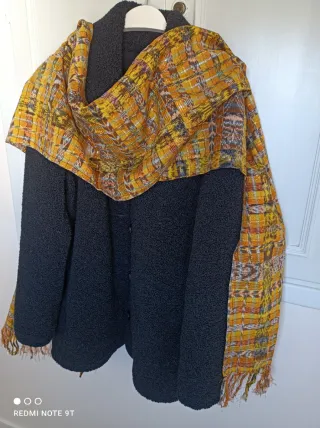 Chal elegante dorado y gris