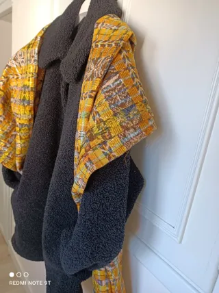 Chal elegante dorado y gris