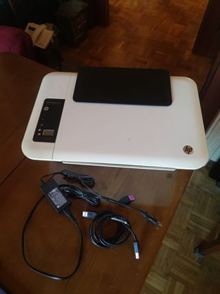 Portátil HP Azul + Impresora HP Blanca