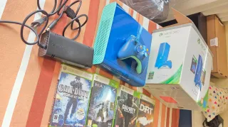 Xbox 360 500GB Special Edition + 4 Giochi