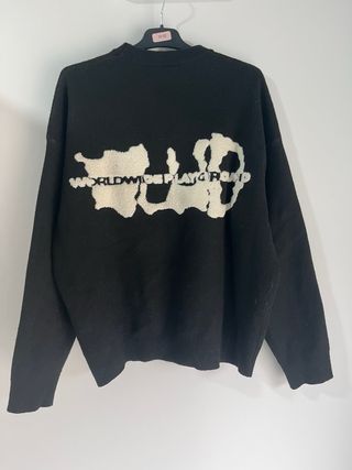 Jersey Bershka Negro Neverending Game